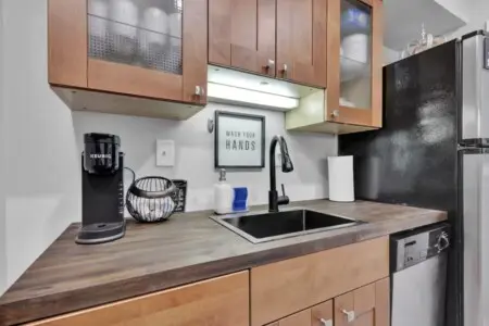 6120f3ef 2703 452a a878 81d5374f1eff.jpg