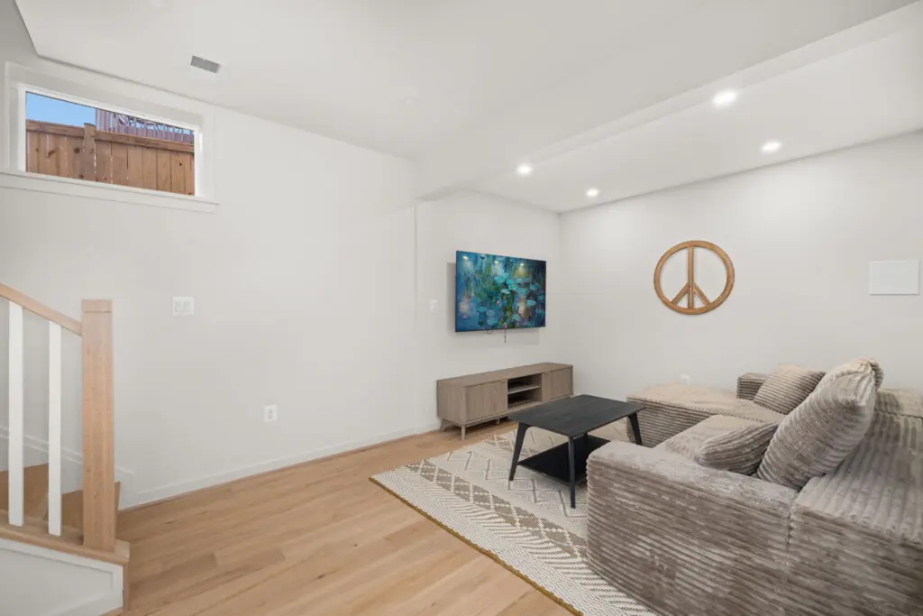 4c6e3704 ddc4 4b39 9ad5 f0ca96cabf8b