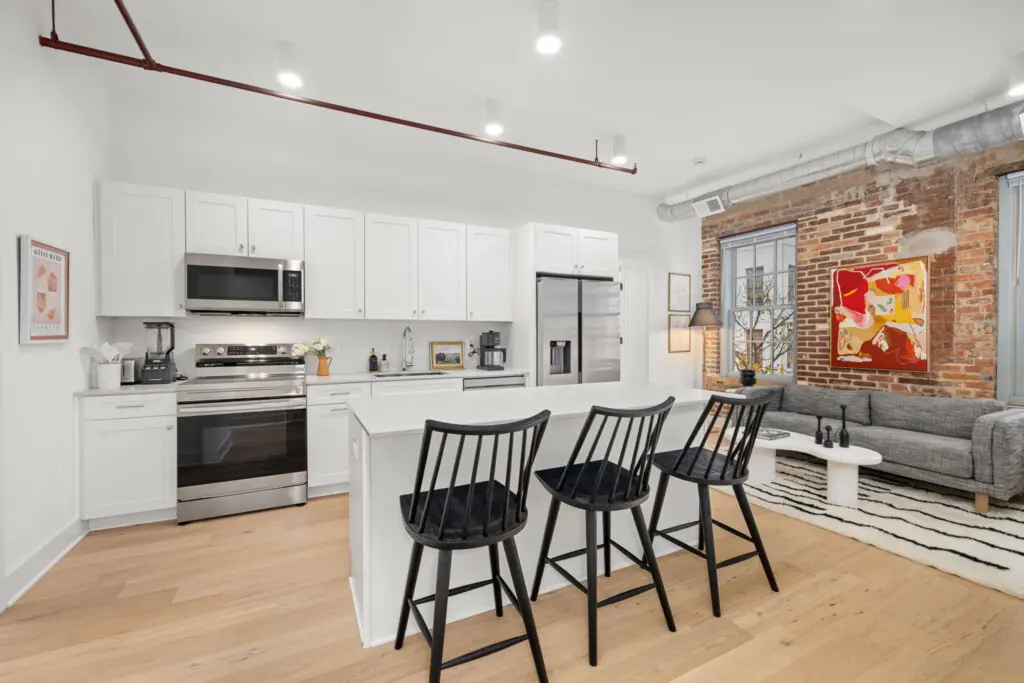 821d5452 9165 4b5c b68b 6408e8fa1971