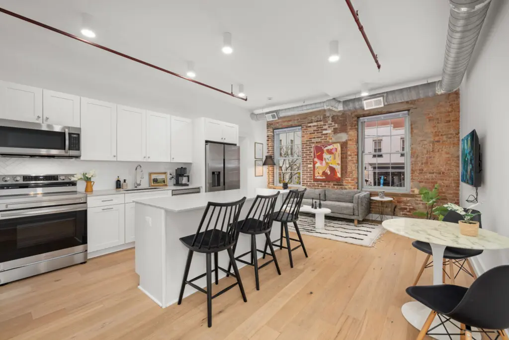 a685b125 4f6a 4d7f a1c9 e6dfa1cd5aee