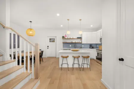 b7b5fcf8 8823 4c86 9c93 8c861b1addc0