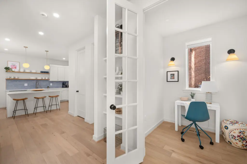 bb6e27f8 b9a4 4368 bb87 a44c242e2b22